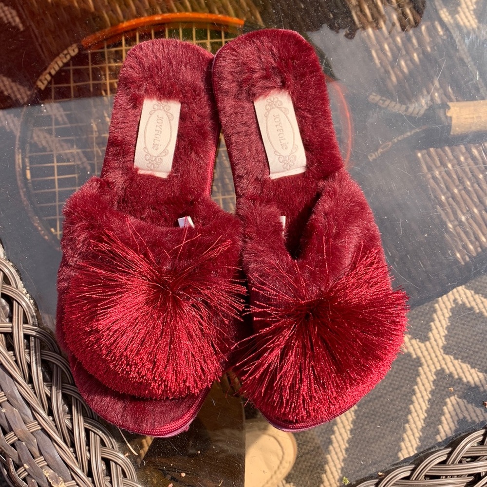 Joyfolie maroon Pom Pom slippers size 1
